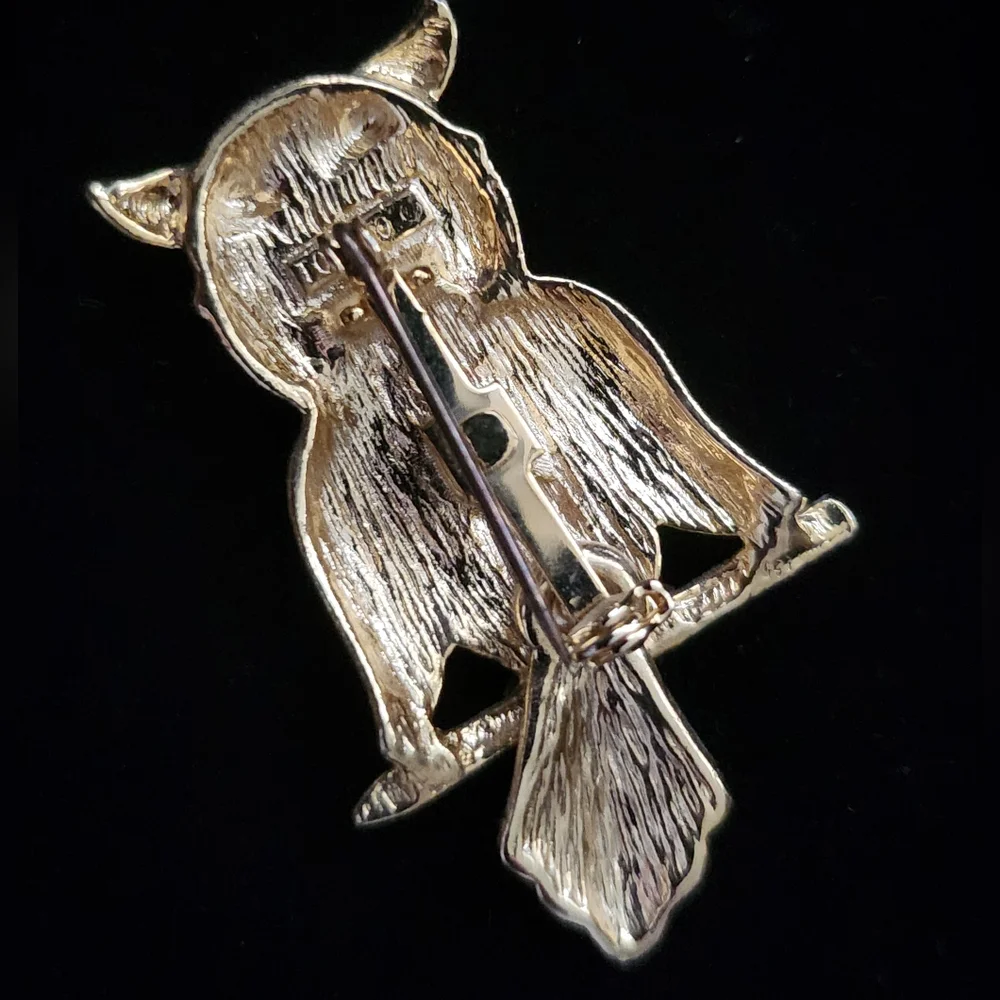 Torino Gold Tone Brooch Owl Movable Tail Vintage